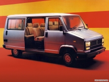 Peugeot 69-75 л.с., 1.8-2.5 лPeugeot J5 Combi 1000 '1981–90 01